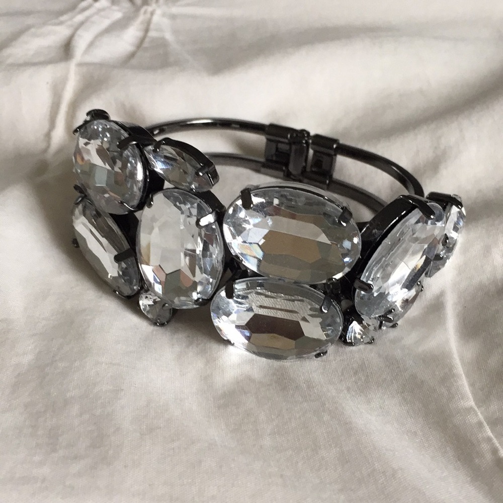 Fashion stone hinge bracelet